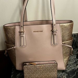 Large Michael Kors jet set tote in excellent condition